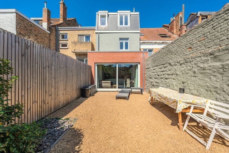 Renovated house with city garden in the center of Middelkerk