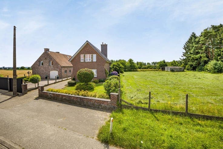 House in Sint-Pieters-Leeuw