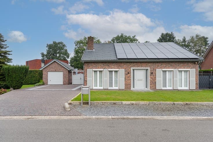 Ruime gelijkvloerse woning op prachtig perceel van 20a73c...