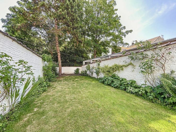 BOTANIQUE, MAISON DE MAÎTRE 6CH + JARDIN + GARAGE
