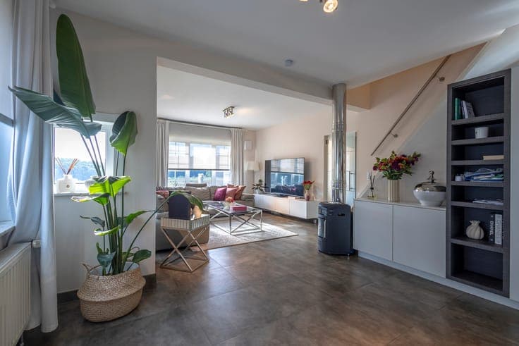 Move-in ready detached house with 3 bedrooms and a garden
