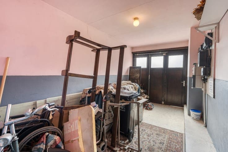 Spacious home with garage in Ooigem centre