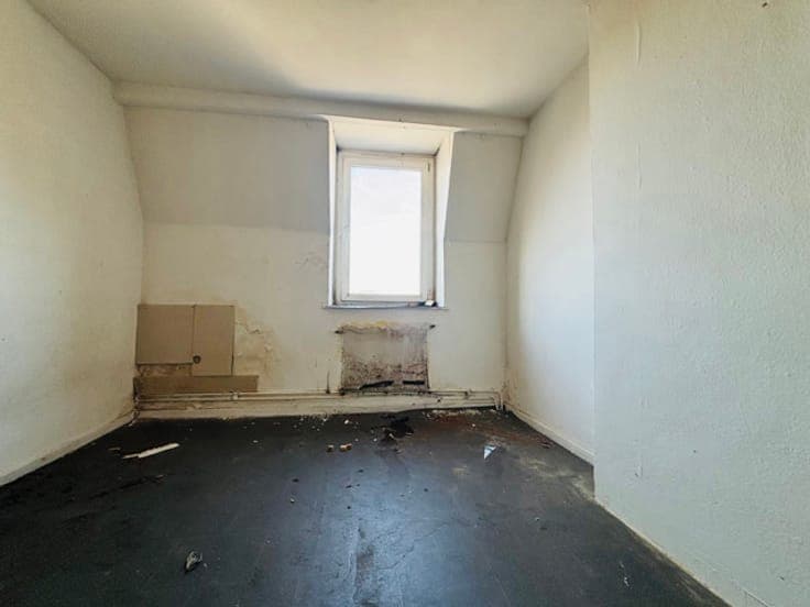 MAISON UNIFAMILIALE - 11CH - INVESTISSEMENT