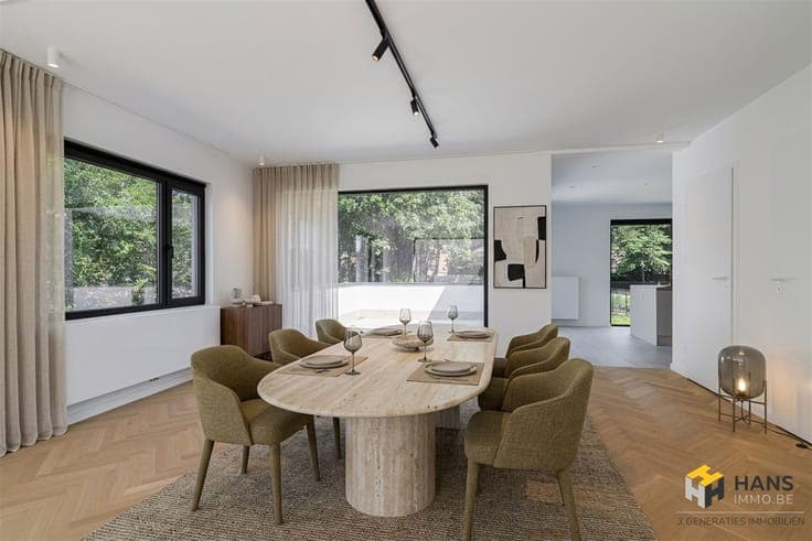 Kwalitatief gerenoveerde villa(380 m²) in Bonheiden