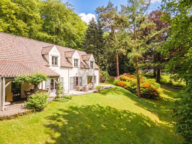 Elegance & tranquility in the heart of a private estate