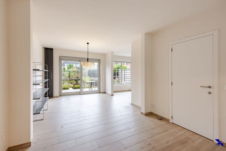 Modern house with 4 bedrooms and garden in Terhagen