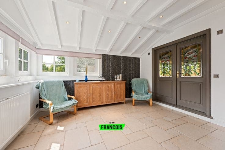 Charming house with 4 bedrooms and 2 bathrooms offering com…