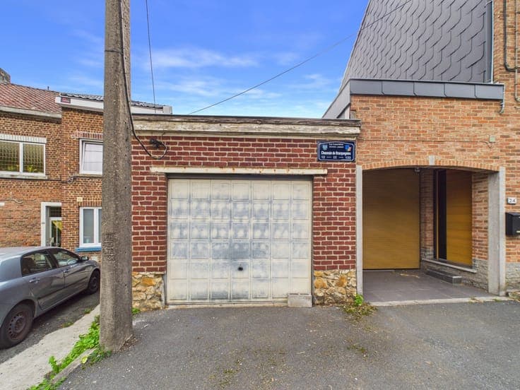 House with Large GARAGE, WORKSHOP & LAND