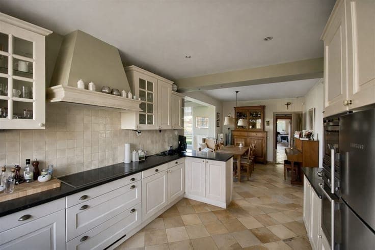 Spacious 4 bedroom house in Chaumont-Gistou