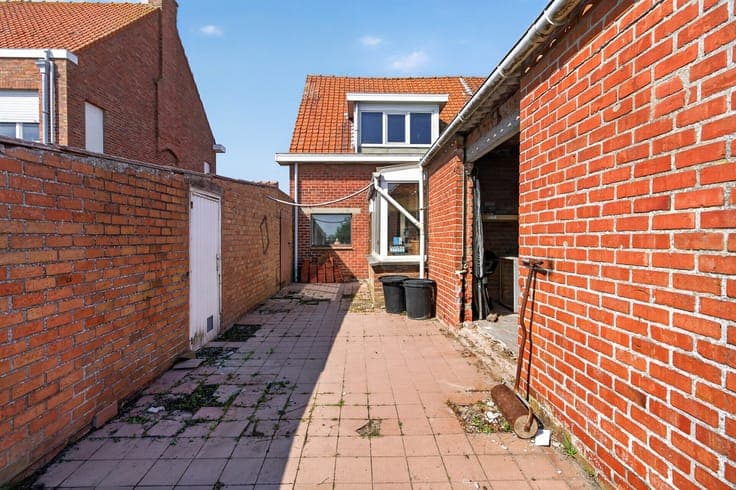 Renovation Project with Great Potential, Open Views and E...