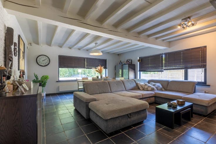 Woning met 3 slaapkamers, tuin en magazijn van 100 m²