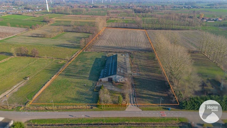 LAARNE- Landbouweigendom met woning op 3ha 13a 35ca