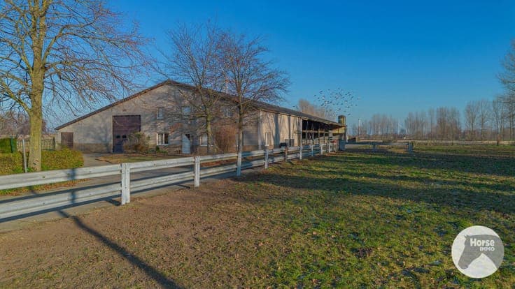 LAARNE- Landbouweigendom met woning op 3ha 13a 35ca