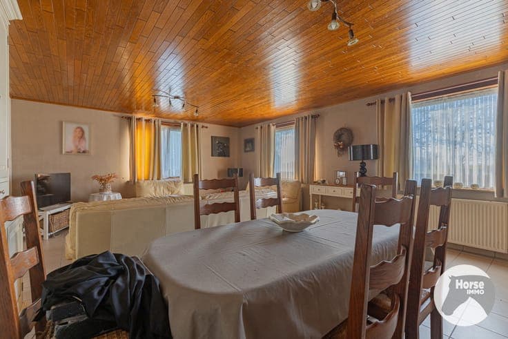 LAARNE- Landbouweigendom met woning op 3ha 13a 35ca