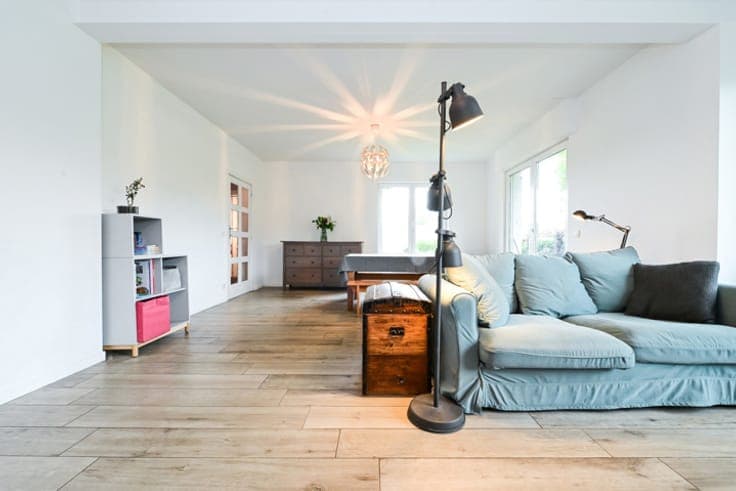 PLEASANT 4-BEDROOM HOUSE + GARAGE