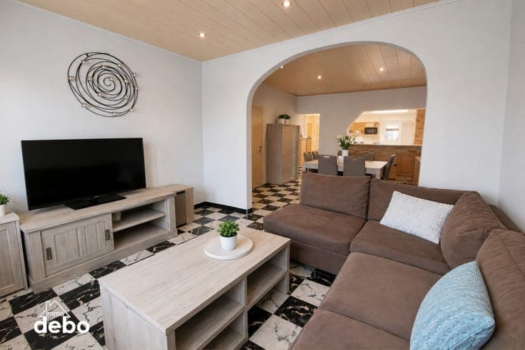 Instapklare ruime gezinswoning met 3 slaapkamers, open ke...
