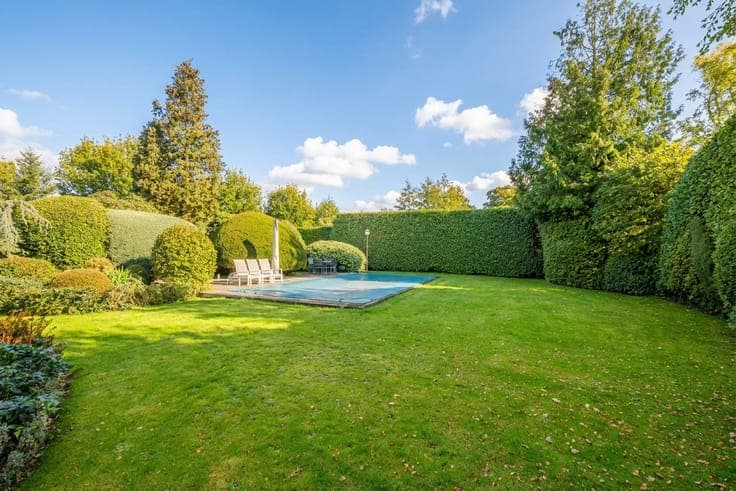 Open family home with swimming pool for sale in Vosselaar
