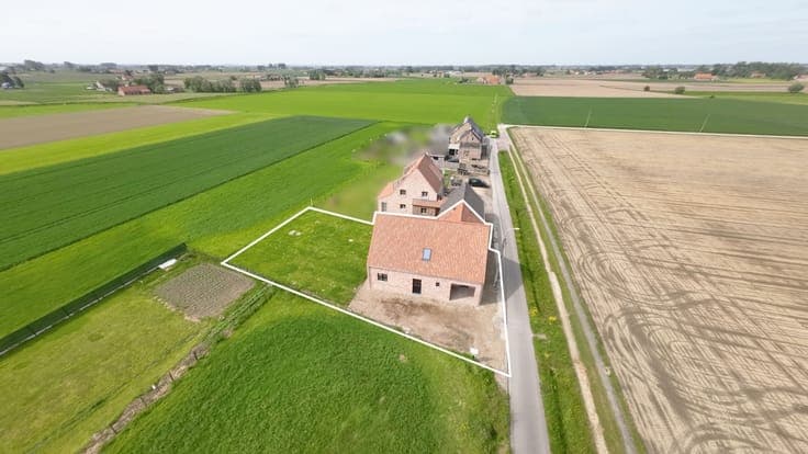Ruime nieuwbouwwoning met landelijk karakter