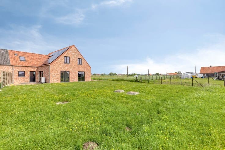 Ruime nieuwbouwwoning met landelijk karakter