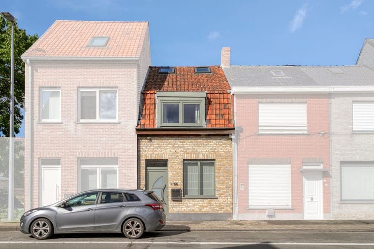 Ready to move in house with 2 bedrooms and back exit in Pope