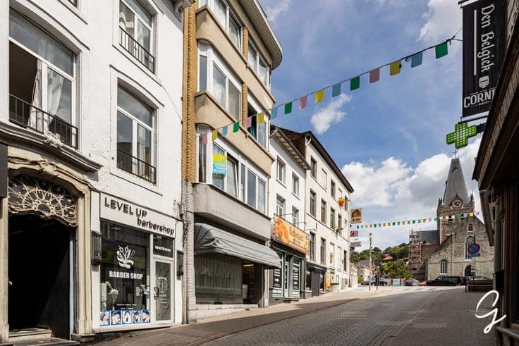Commercial property with rental potential in prime location
