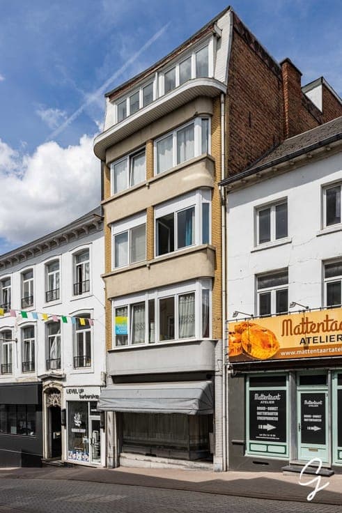 Commercial property with rental potential in prime location
