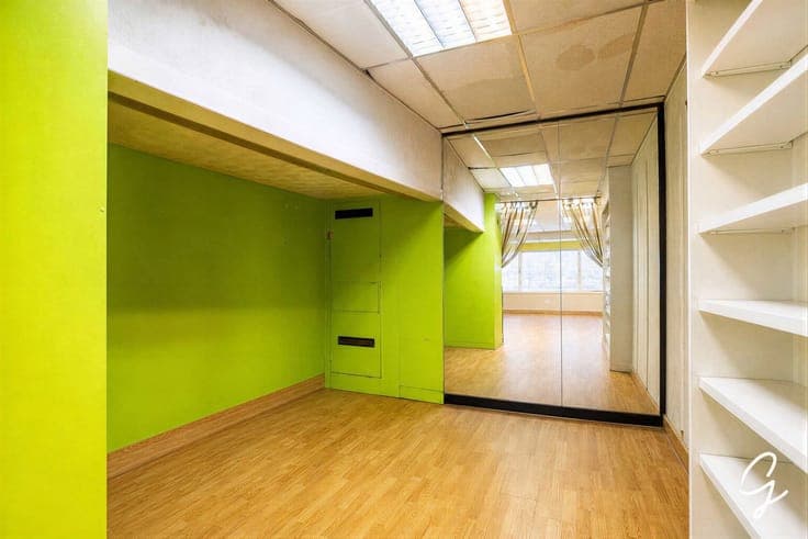 Commercial property with rental potential in prime location