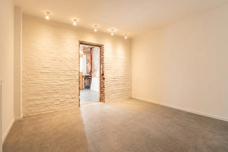 Semi-detached house with large garden in Linter
