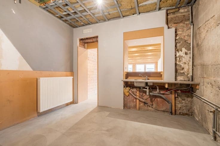 Semi-detached house with large garden in Linter