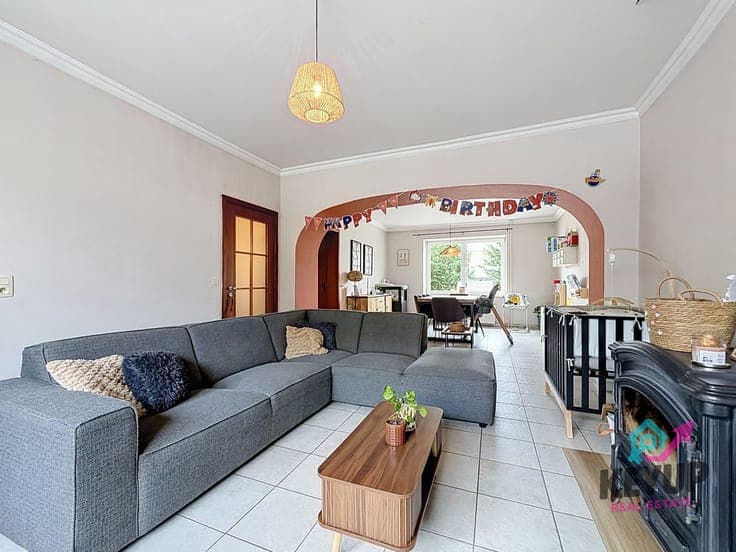 Stone house full of potential in Mettet