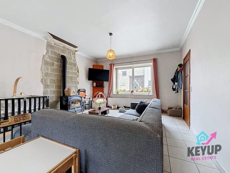 Stone house full of potential in Mettet