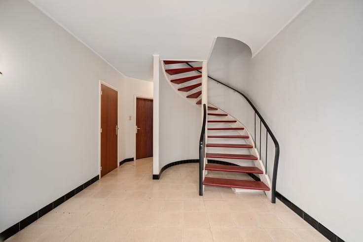 Ruime te renoveren woning met veel mogelijkheden in de ge...