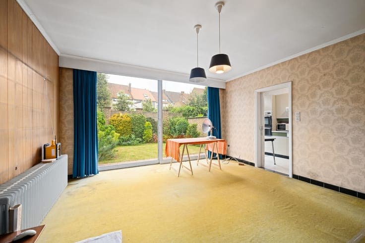 Ruime te renoveren woning met veel mogelijkheden in de ge...