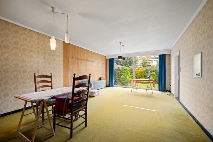 Ruime te renoveren woning met veel mogelijkheden in de ge...
