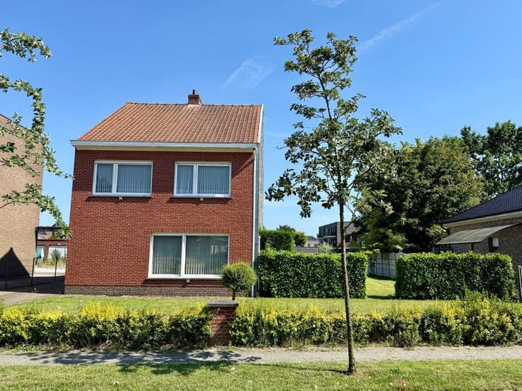 TE RENOVEREN WONING MET BOUWGROND OP TOPLOCATIE