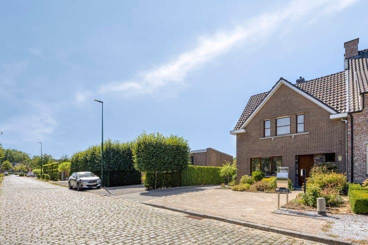 House with warehouse and multifunctional space in Meldert