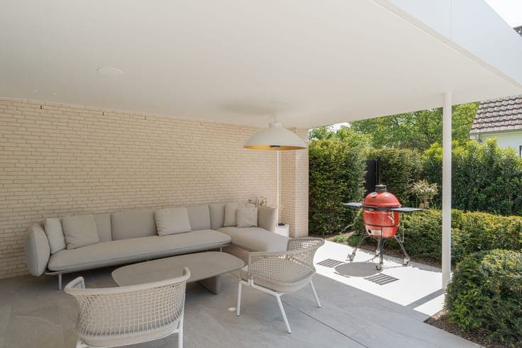 Fully renovated villa, offering the feel of a new-build home