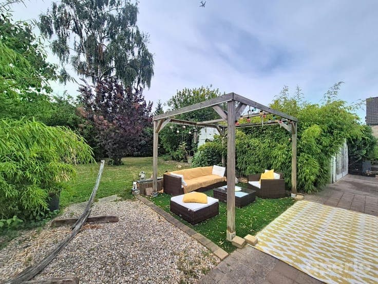 Charming 3-Bedroom Bungalow with Garden & Garage