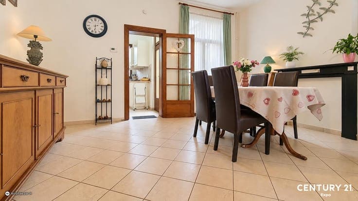 4-bedroom family house with garden – approx. 140 m²