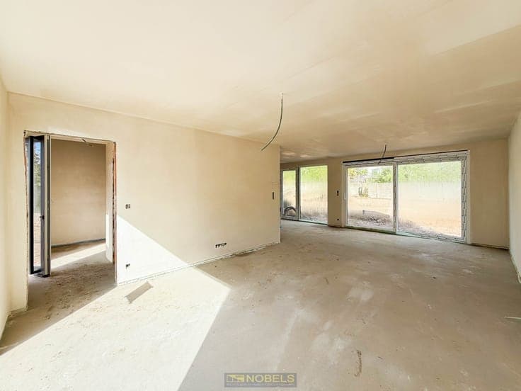 Te koop, strakke nieuwbouwwoning op landelijke ligging