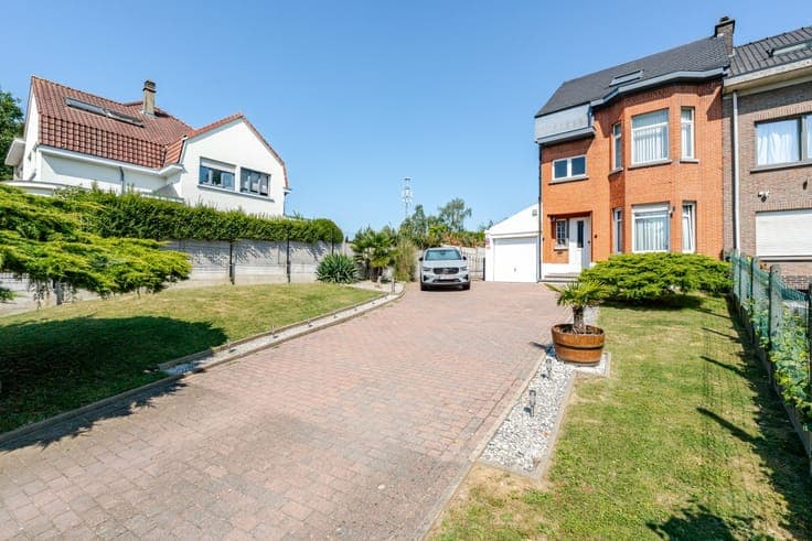 Spacious semi-detached home in Strombeek