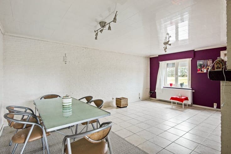 Op te frissen woning met 2 slaapkamers