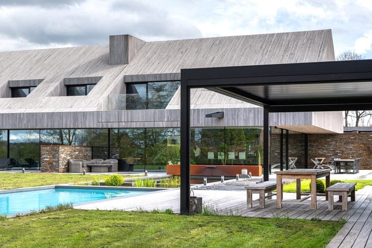 Engels: Spa - Exceptional property with swimming pool and 6