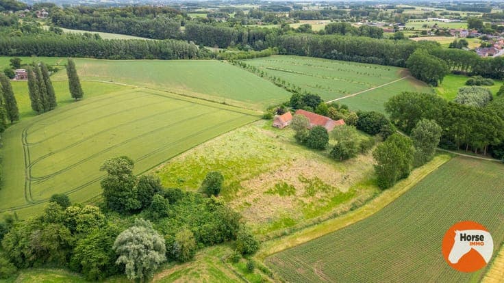 VOLLEZELE - Uniek gelegen karakterhoeve op ca. 2,4ha