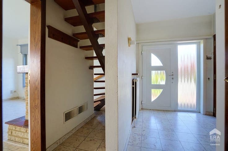 3-BEDROOM VILLA IN A RESIDENTIAL AREA