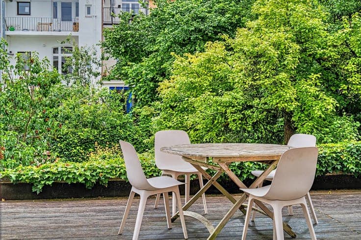 Charming house (+/- 430 sqm) with garden and terrace