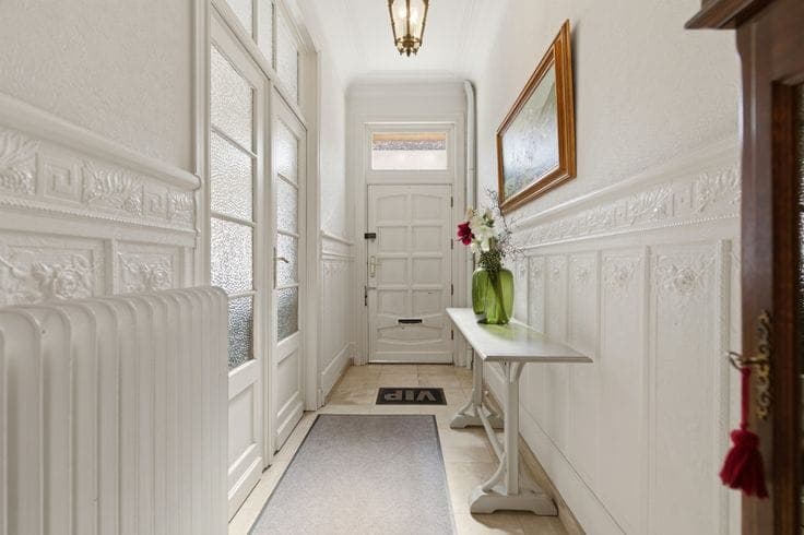 Spacious, centrally located house with 3 bedrooms and a gar…