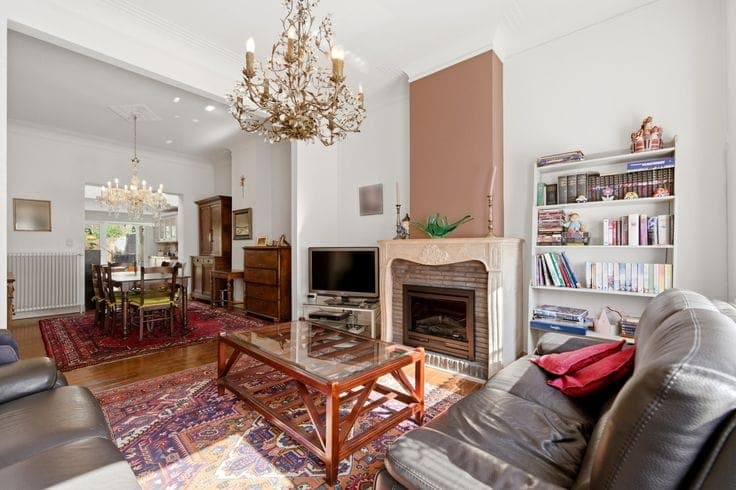 Spacious, centrally located house with 3 bedrooms and a gar…
