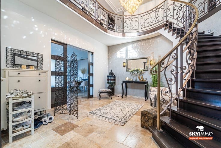 VILLA D’EXCEPTION AUX VOLUMES IMPRESSIONNANTS - PEB D+
