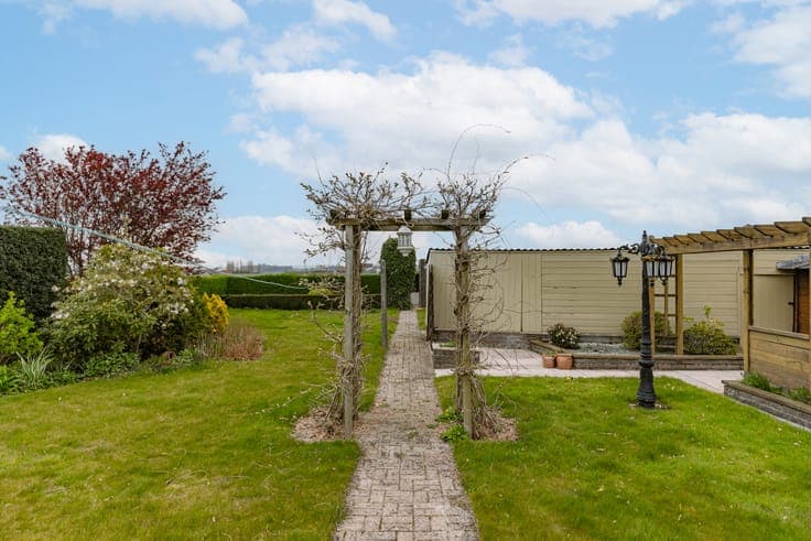 Bungalow met veranda, tuin en weidezicht in Aartrijke